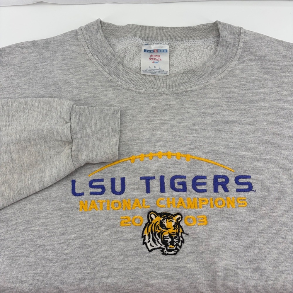 Vtg Jerzees LSU Tigers 2003 National Champion Sweatshirt Mens L Gray Embroidered